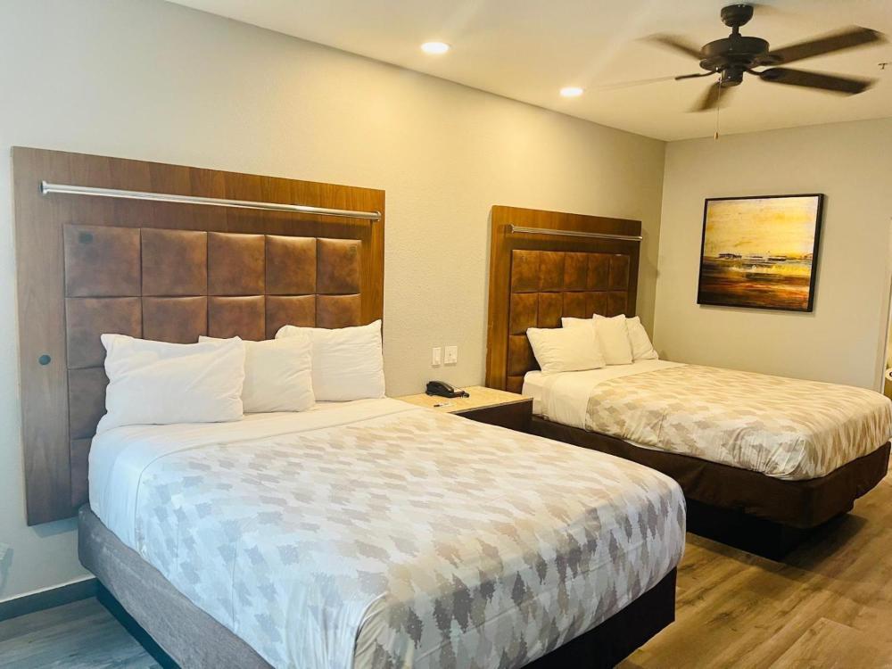 Queen Room with Two Queen Beds interior